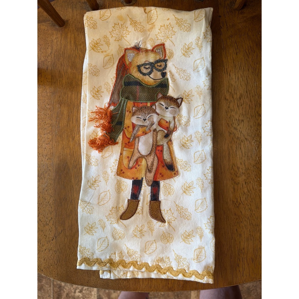 Nicole Miller Home Fox Autumn Tea Towel Embroidered Cotton Fall Leaf Print Cream